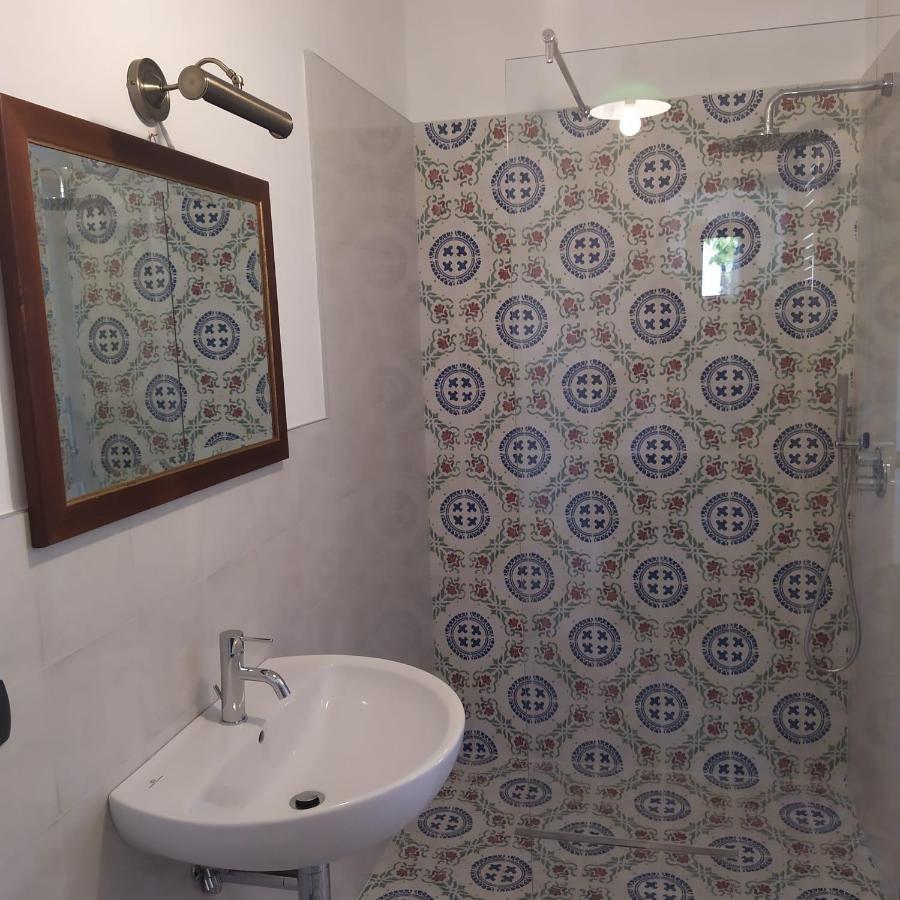 Deluxe Queen Studio