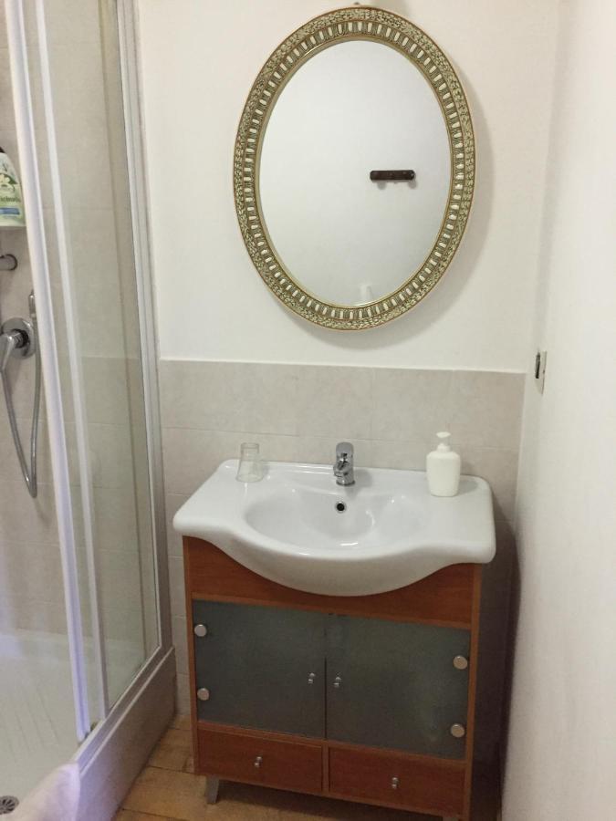 Single Room Private Bathroom